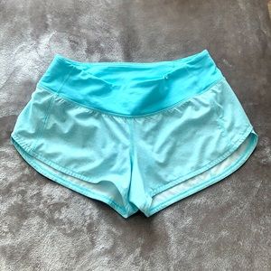 Lululemon Speed Up Low-Rise Lined Short 2.5". Size 4